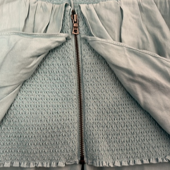 Alice + Olivia Ruffle Tier Top in Powder Blue Size 14 - Picture 9 of 9